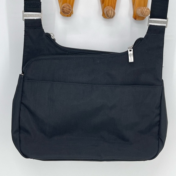 Baggallini Black Nylon Crossbody Organizer - Picture 5 of 13